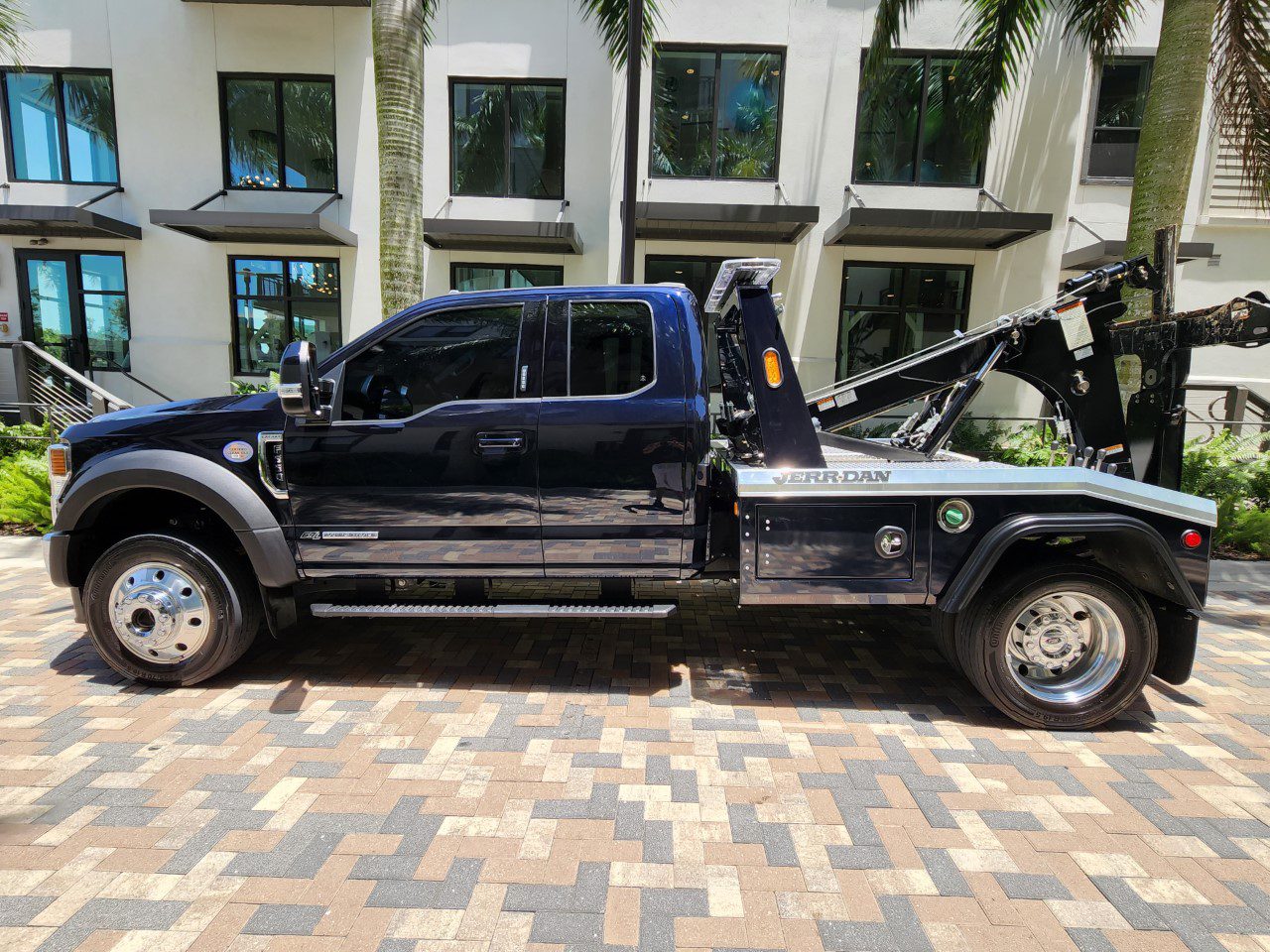 tow truck in tampa bay